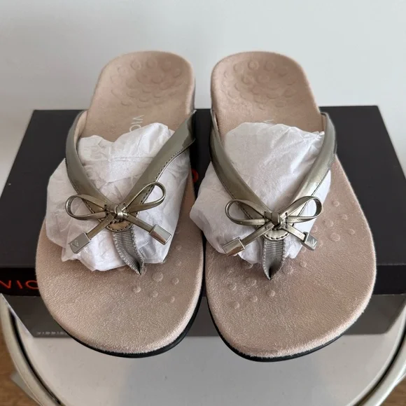New In Box Vionic Women's Bella II Thong Sandals - Pewter - Picture 2 of 6